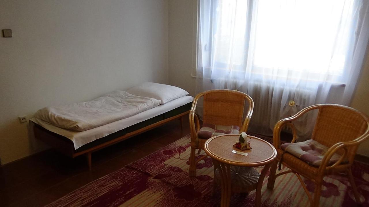 Apartman 6 Km Od Centra Banskej Bystrice Banska Bystrica Luaran gambar